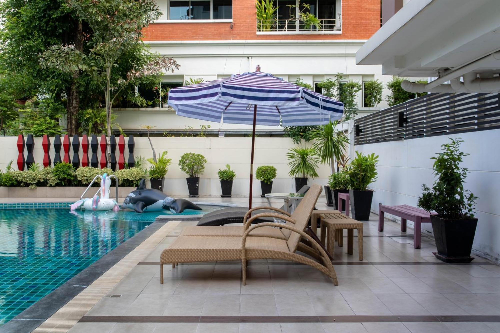 Shine33 * Bangkok