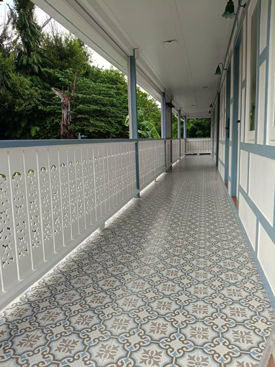 Hotel Baan Debtida *