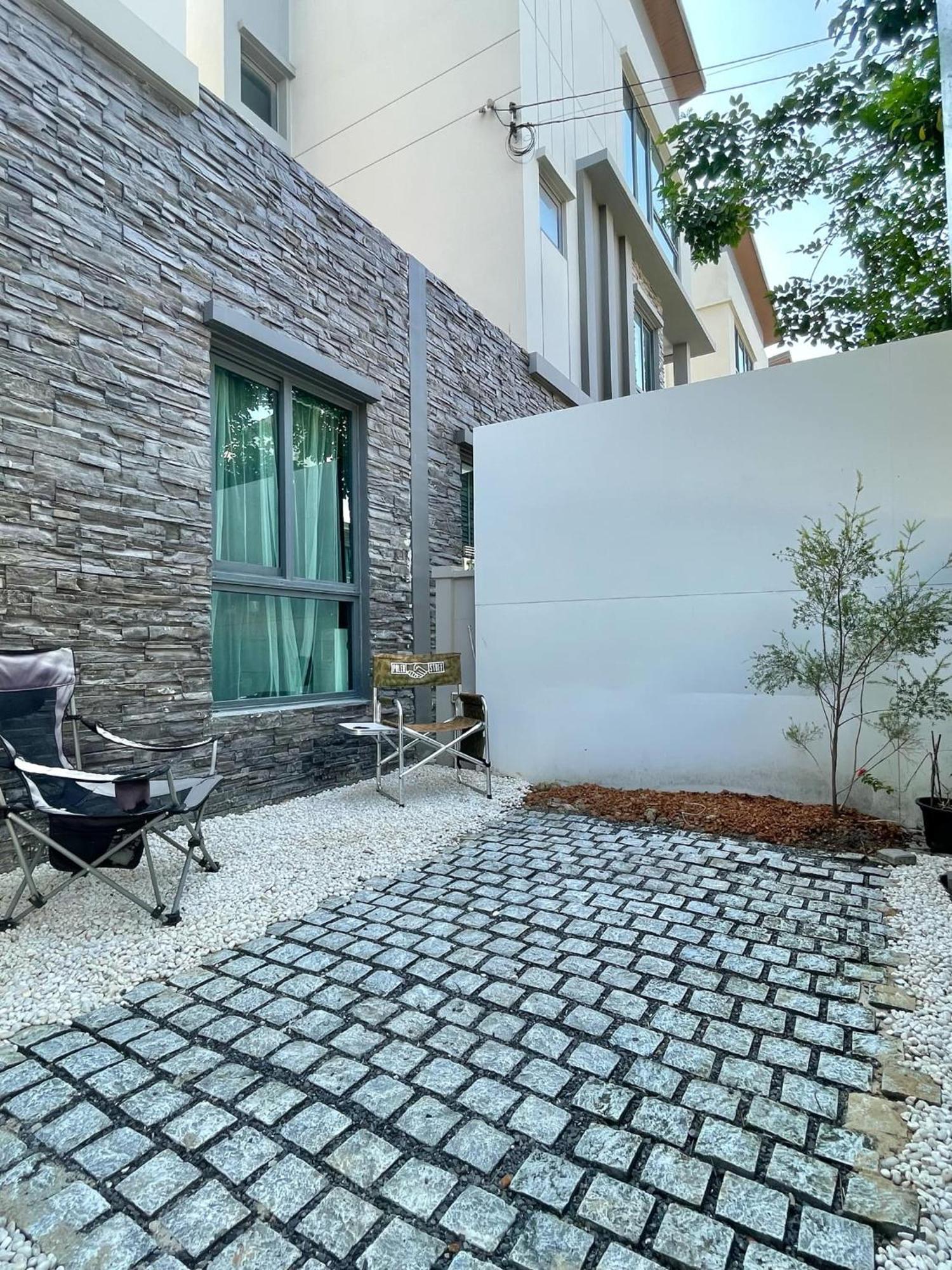 Vakantiehuis Stylish2bd Pool&gym Near Airport *