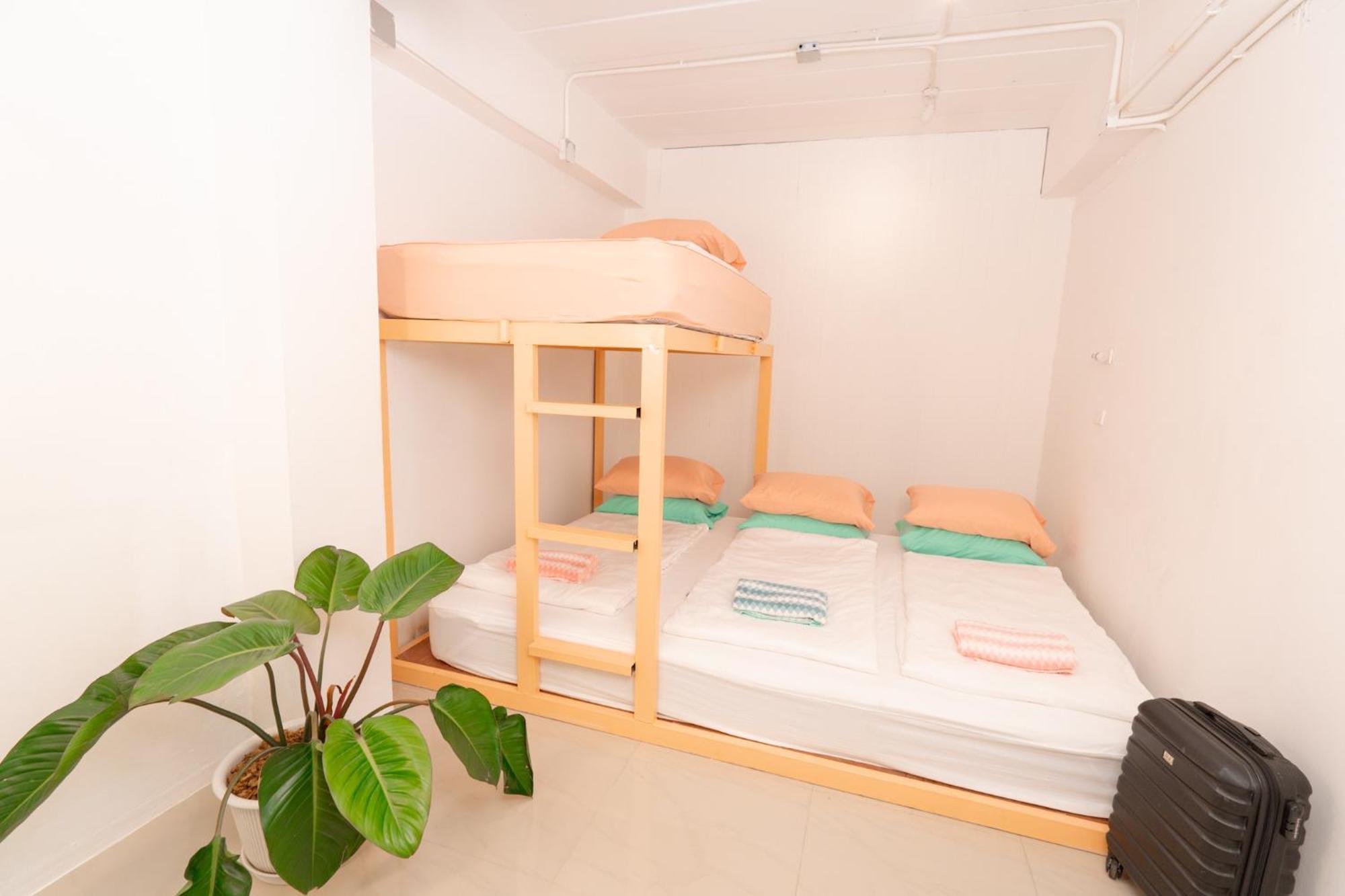 Easy Sunday Khaosan Beds 3*