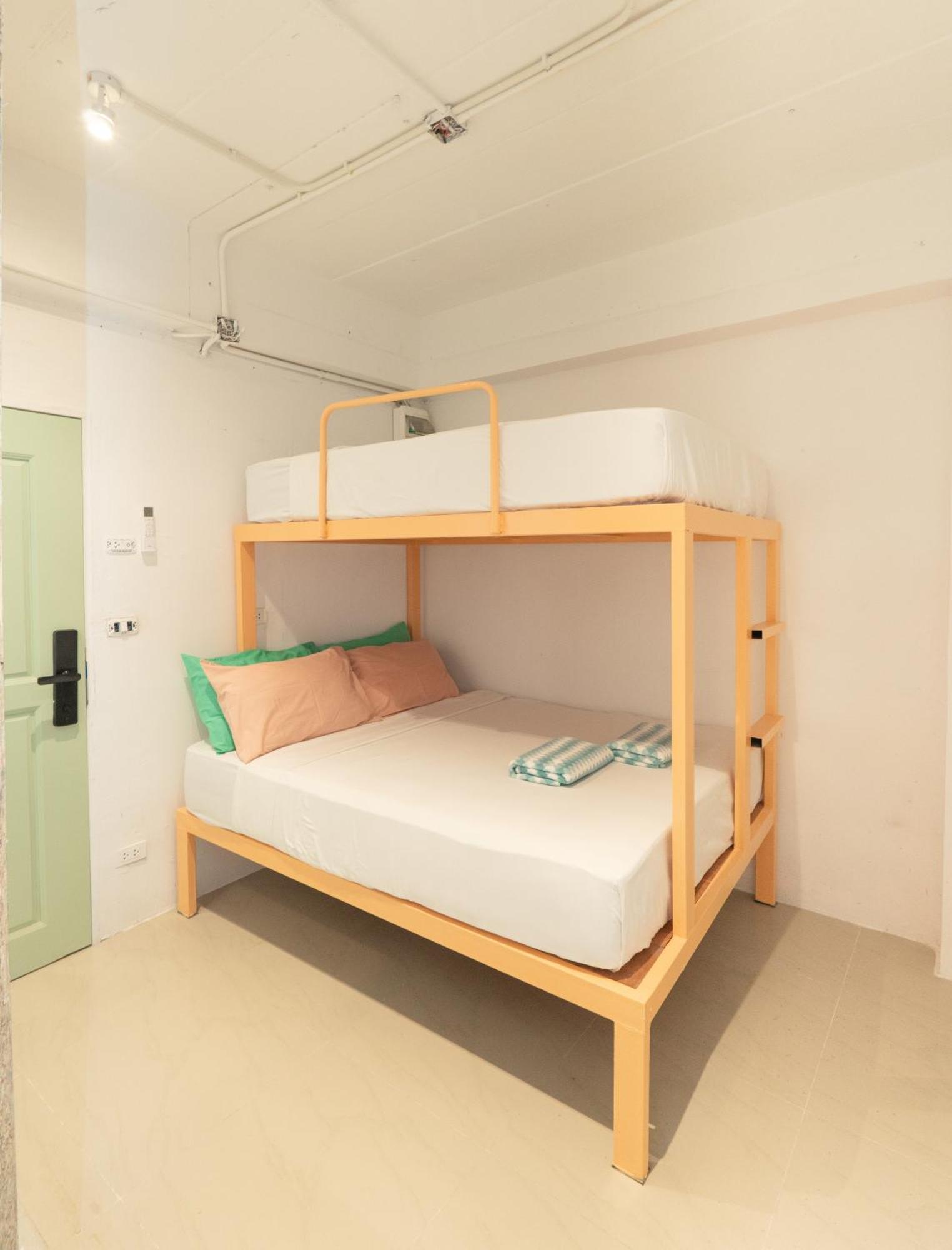 Easy Sunday Khaosan Beds Hotel