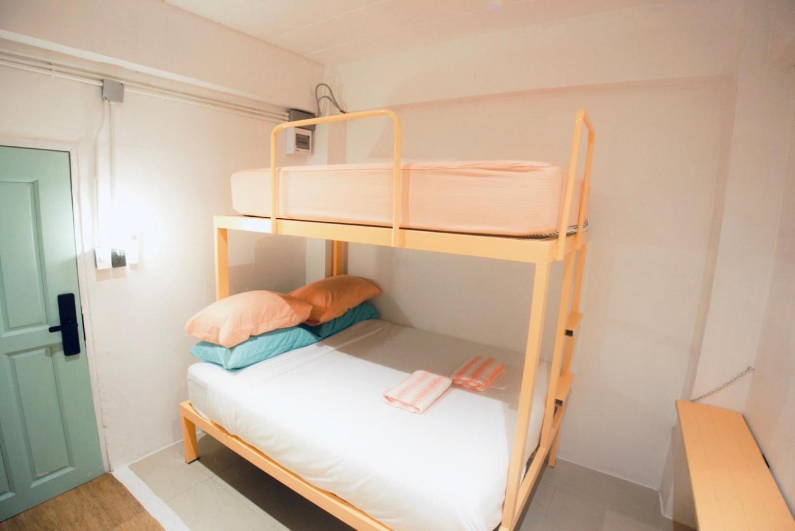 Easy Sunday Khaosan Beds