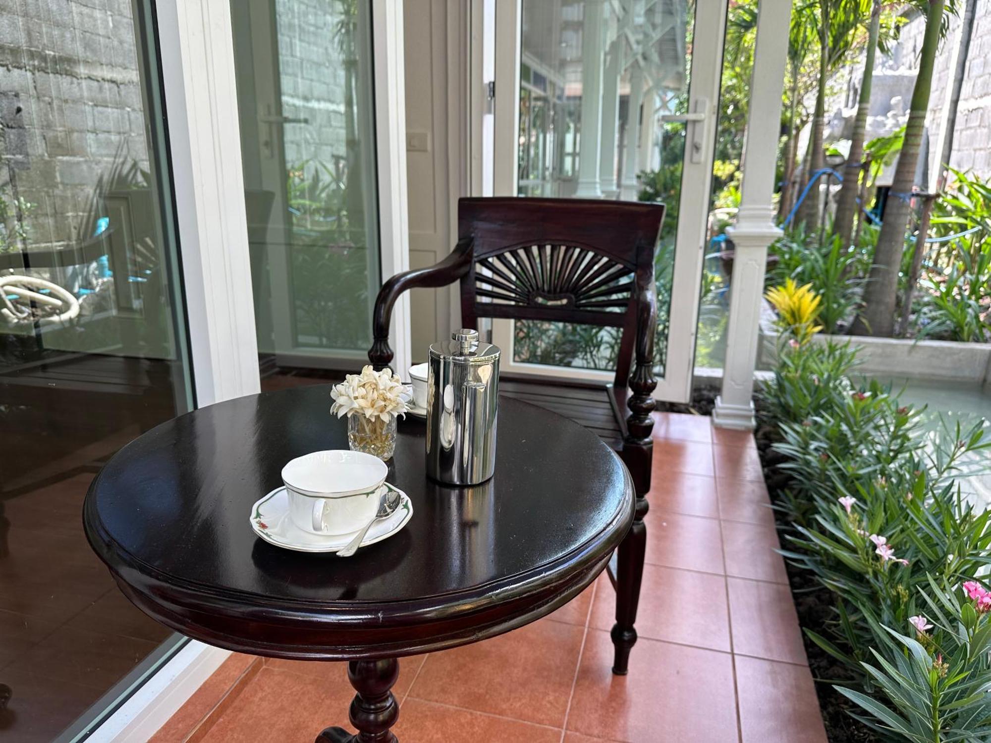 Hotel Baan Debtida *