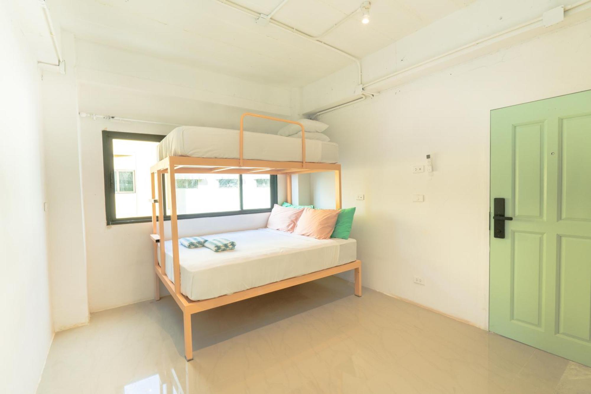Easy Sunday Khaosan Beds 3*