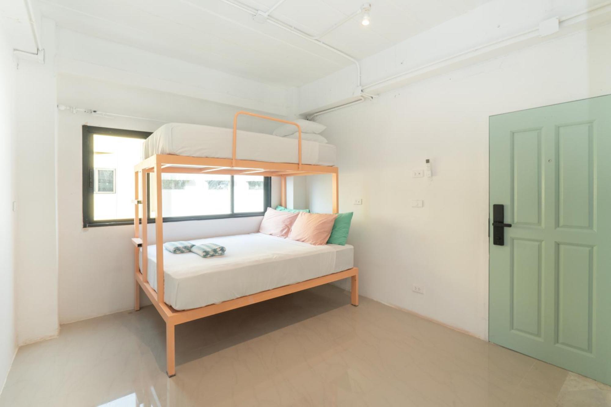 Easy Sunday Khaosan Beds Hotel 3*