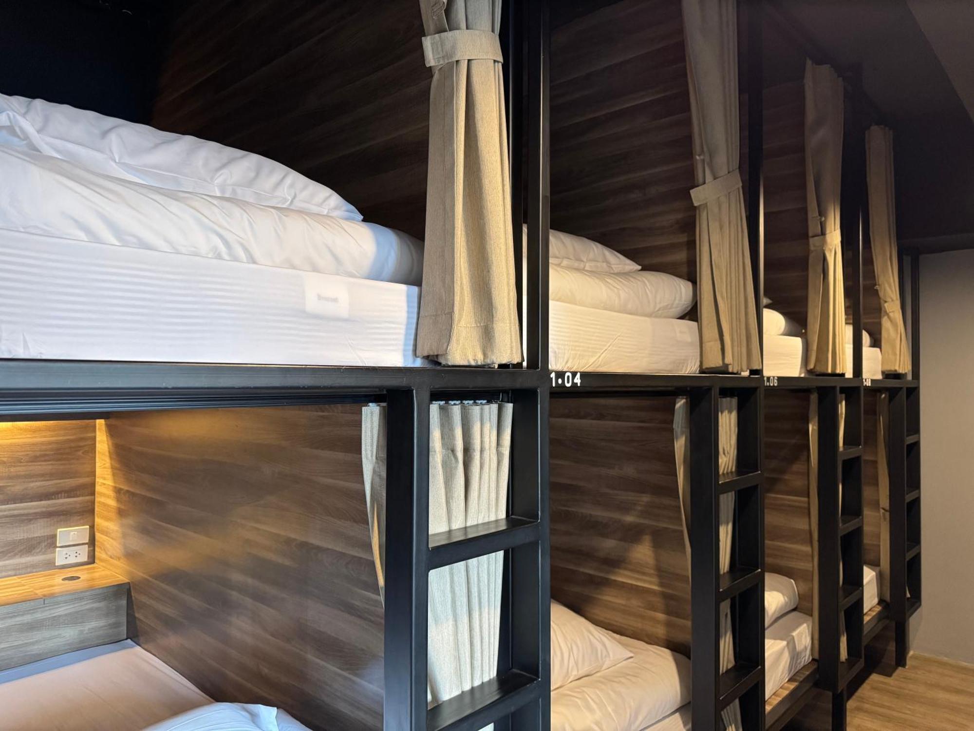 Hostel Fellows House Bangkok