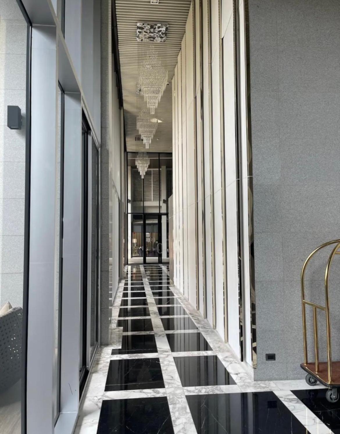 Super Luxury Sukhumvit 24 Bangkok
