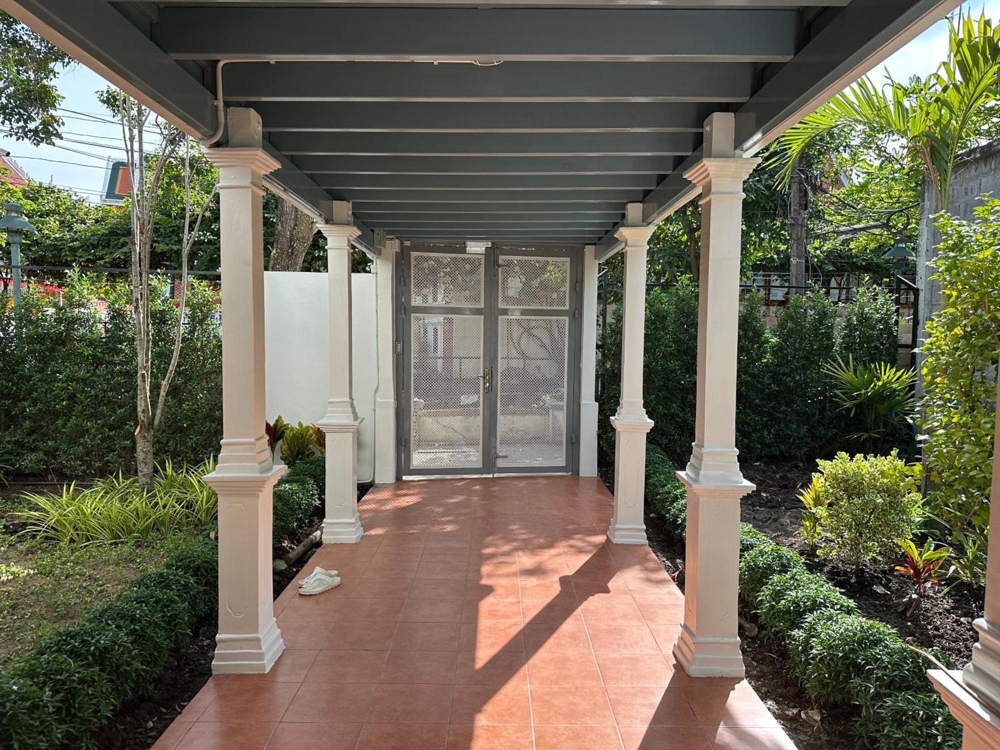 Hotel Baan Debtida