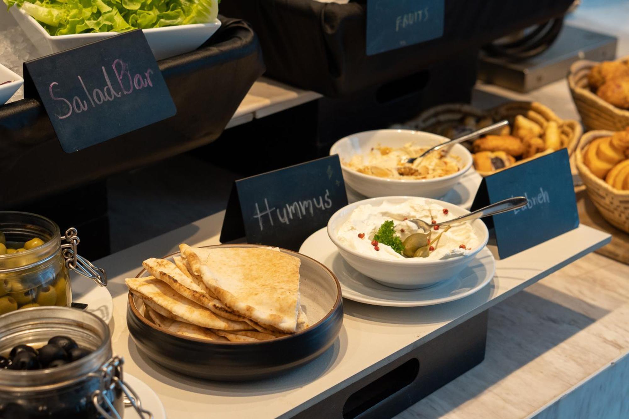 Moevenpick Sukhumvit 15 Hotel