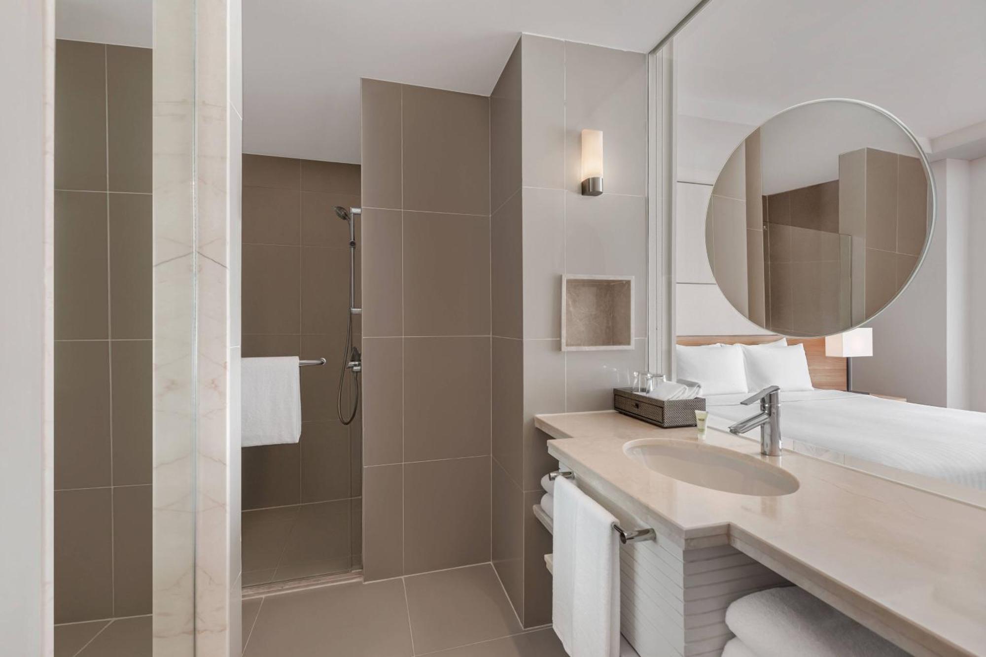 Courtyard By Marriott Hotel
