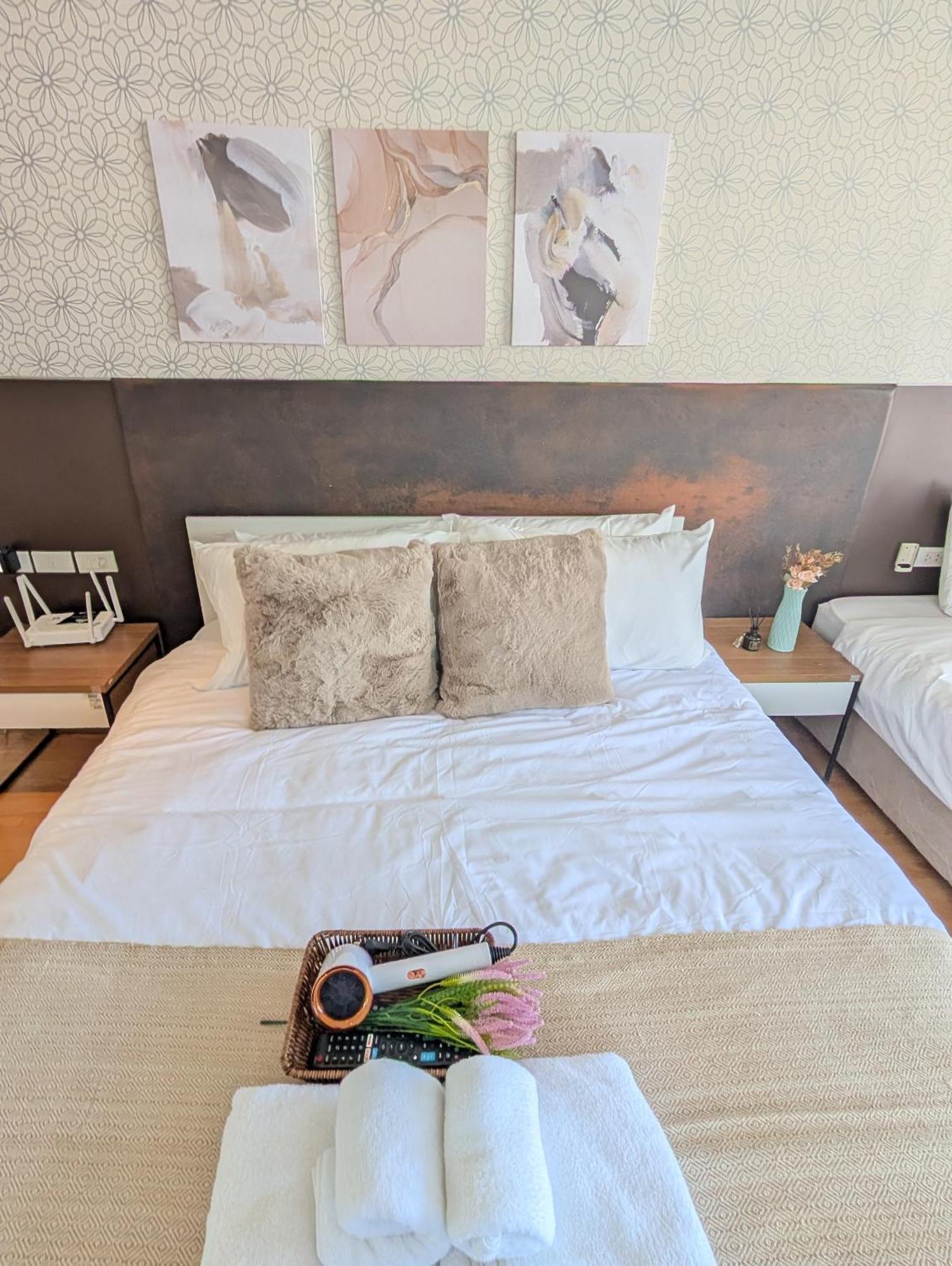 Executive 2 Bed Nana Bts 100m Skyline Apartment Bangkok