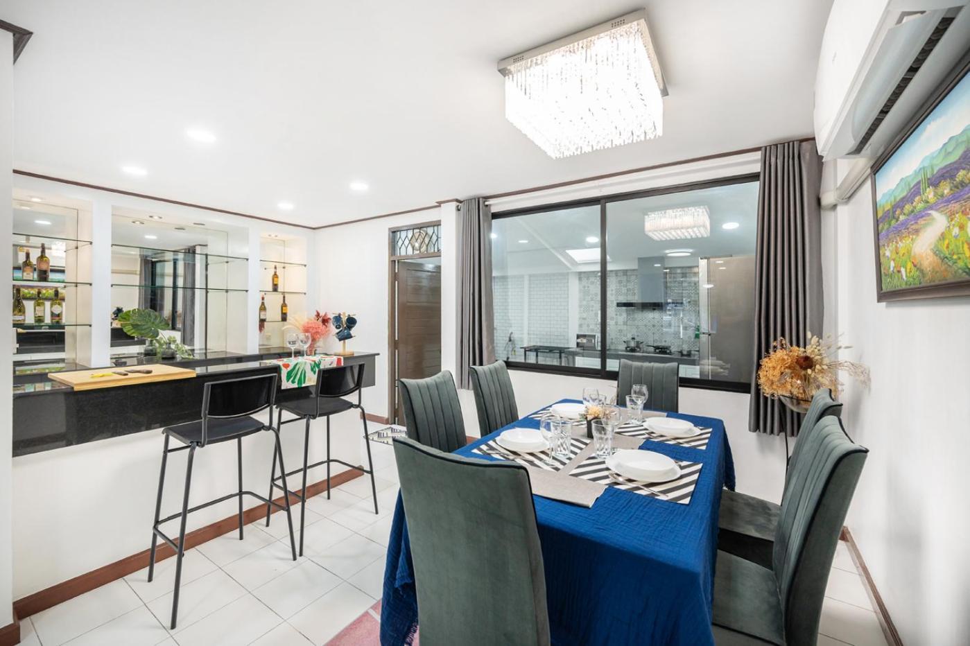 Miq Hk16-3br Ratchada-huaykwang Mrt With Pool Table Near Jodd Fair Villa Bangkok