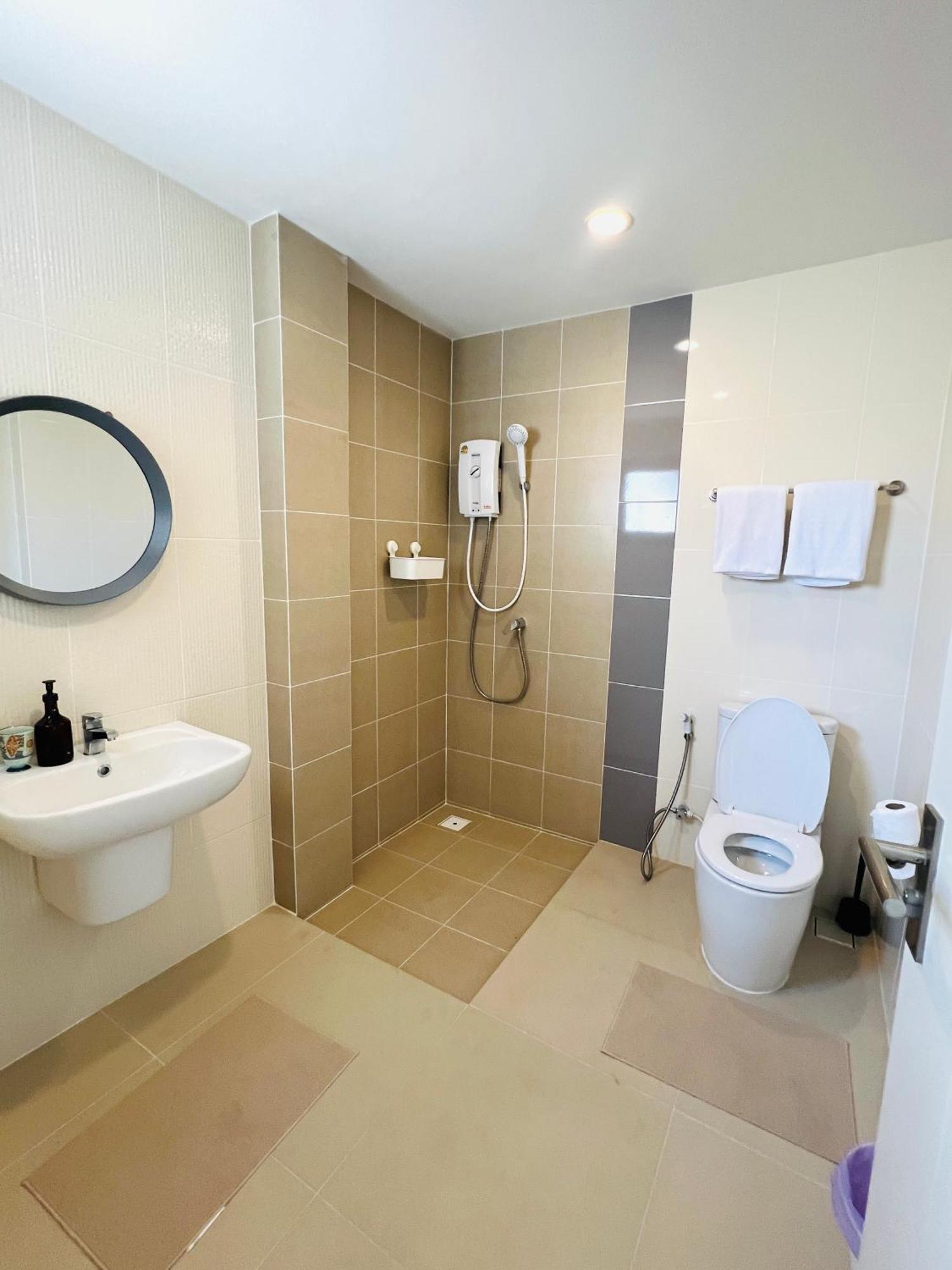 Stylish2bd Pool&gym Near Airport * Bangkok