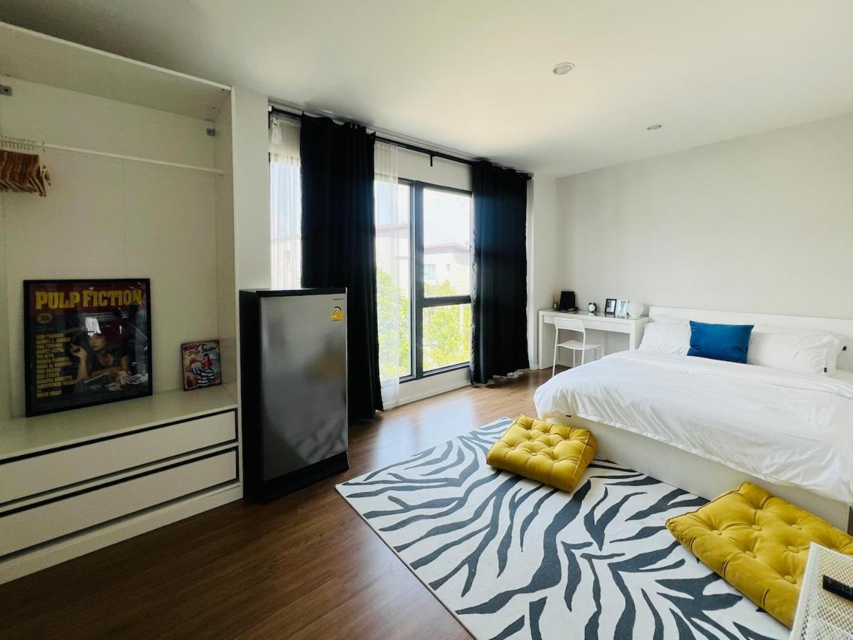 Stylish2bd Pool&gym Near Airport Vakantiehuis