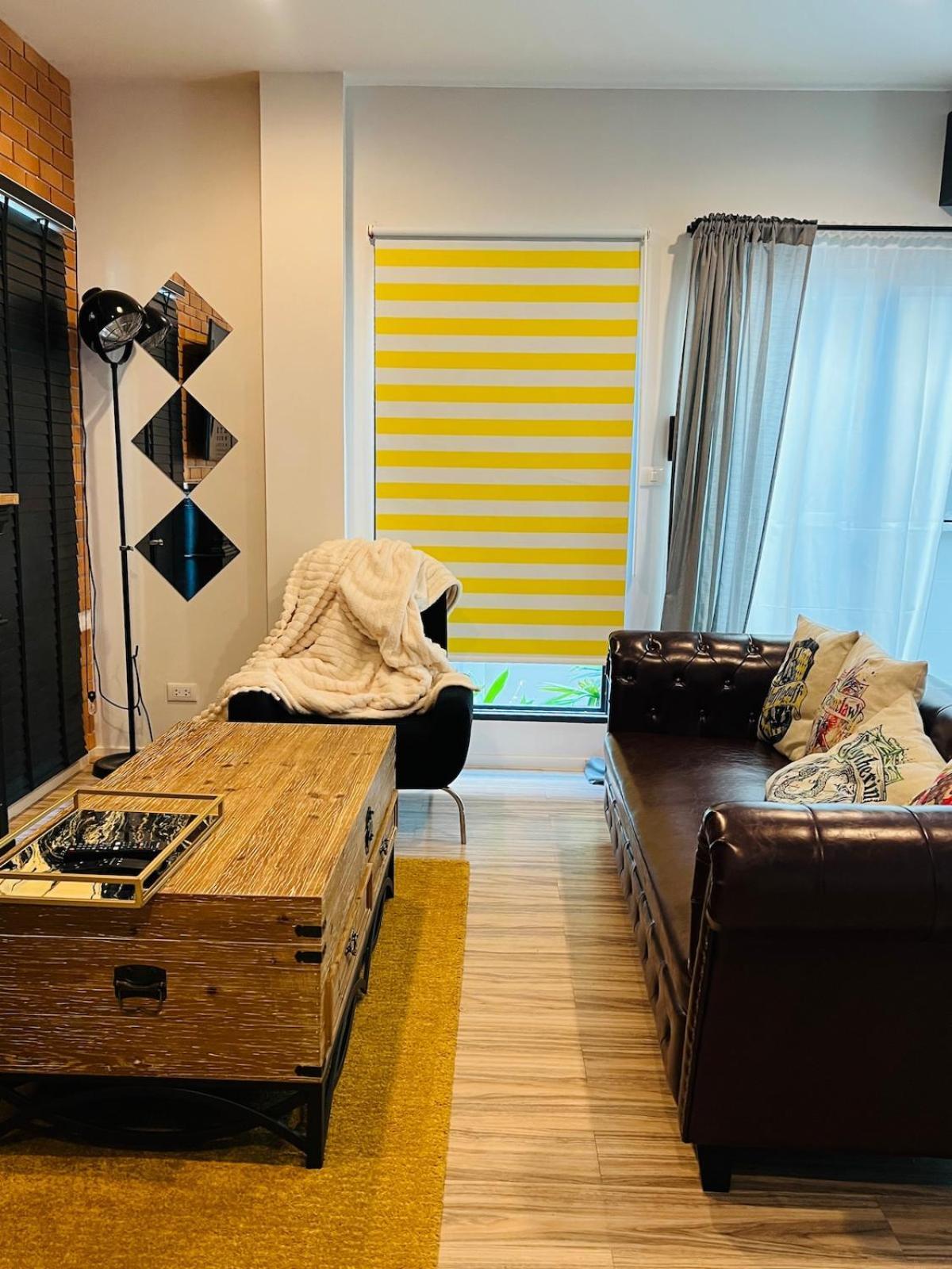Stylish2bd Pool&gym Near Airport Bangkok