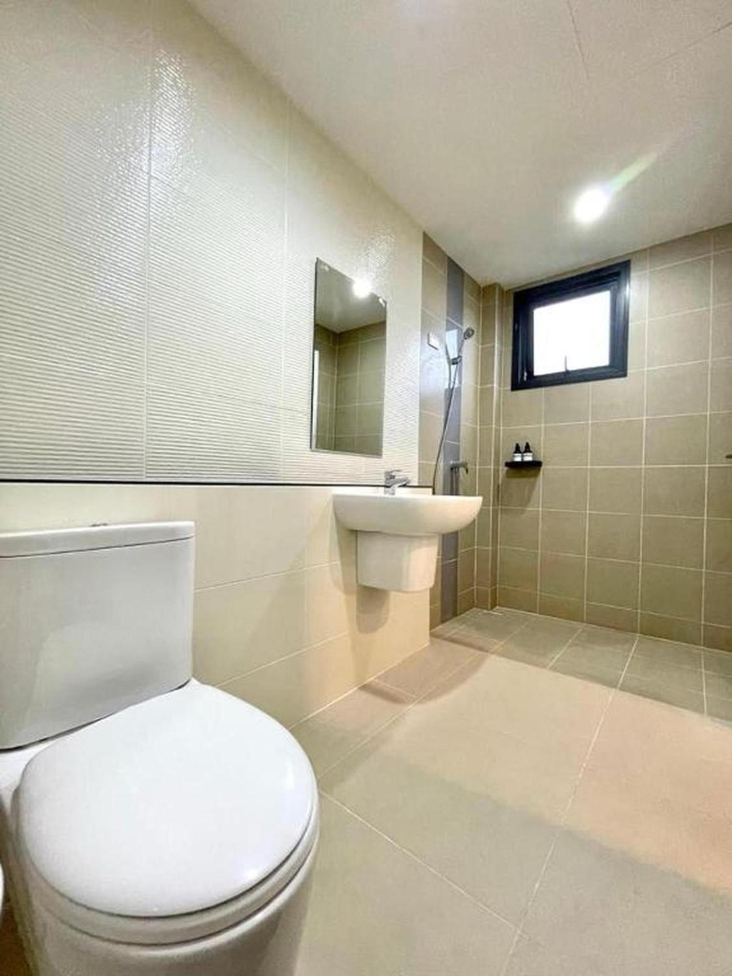 Vakantiehuis Stylish2bd Pool&gym Near Airport Bangkok