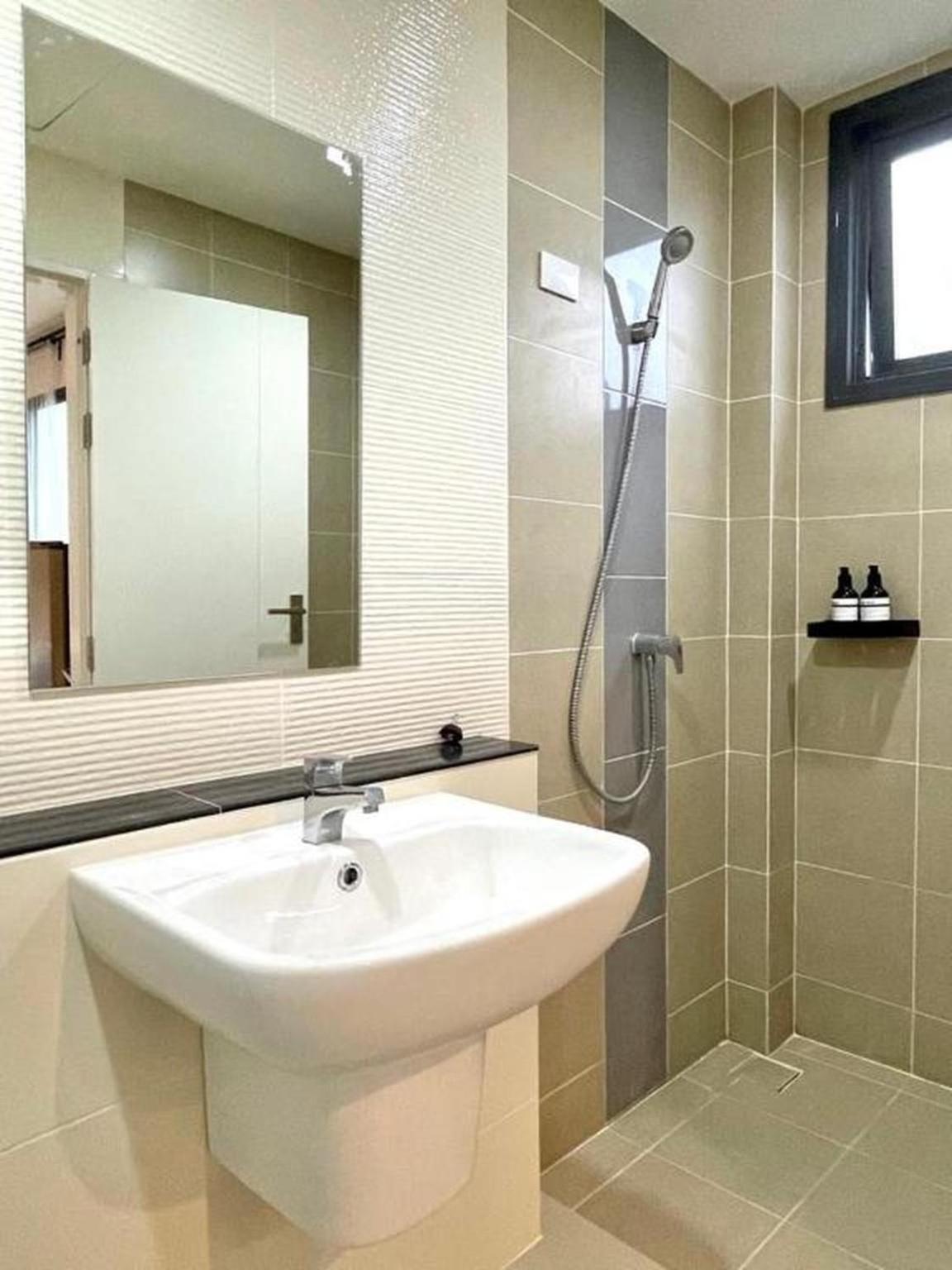 Stylish2bd Pool&gym Near Airport Vakantiehuis *