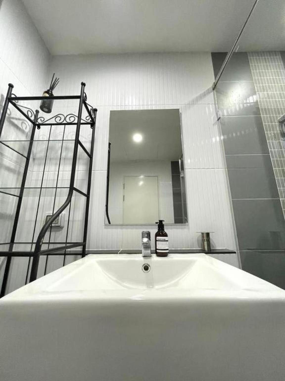 Stylish2bd Pool&gym Near Airport