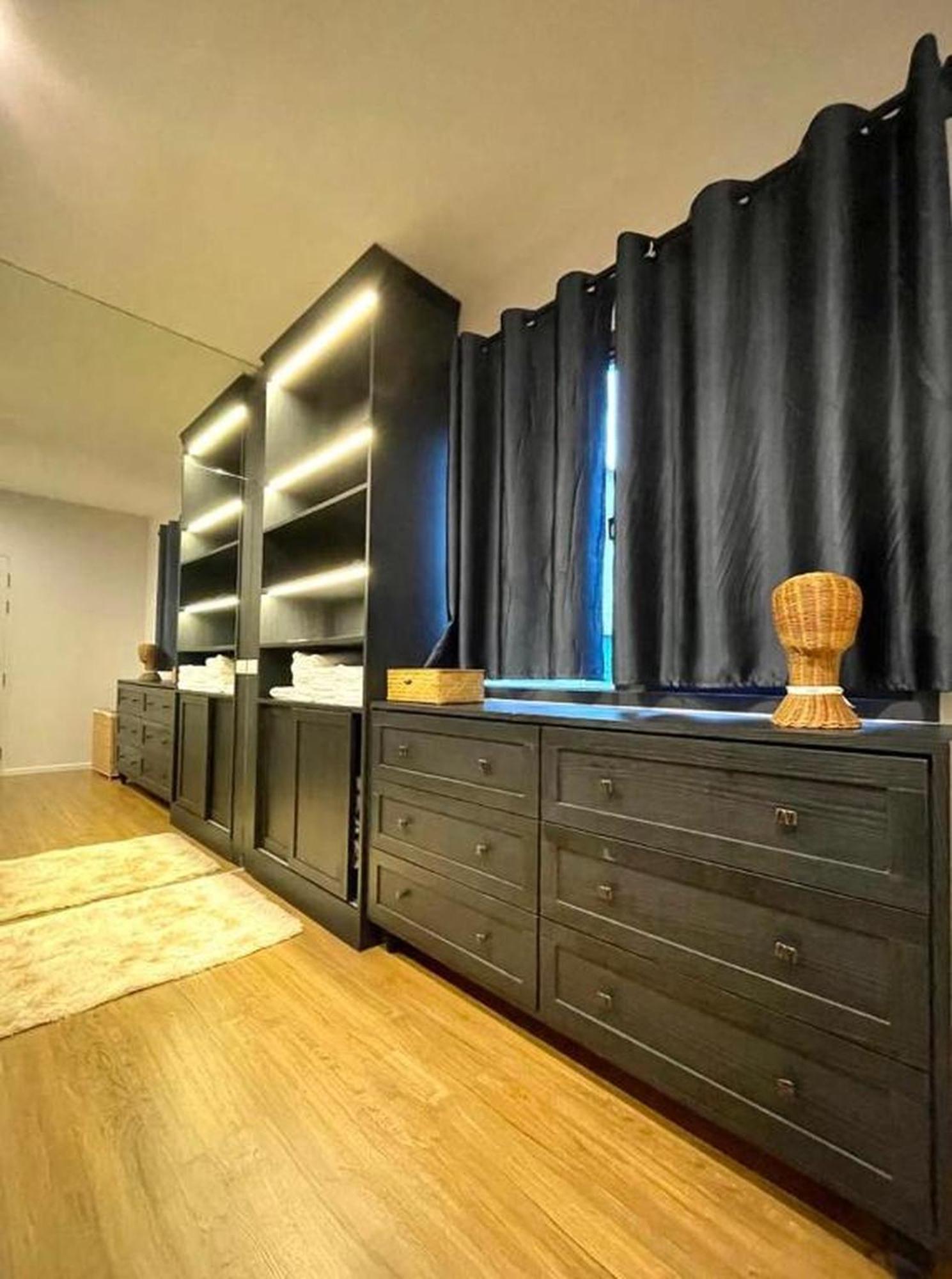 Stylish2bd Pool&gym Near Airport Vakantiehuis