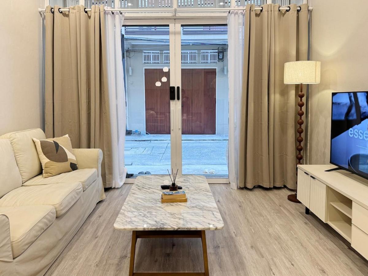 Velin - Banthat Thong Apartment *