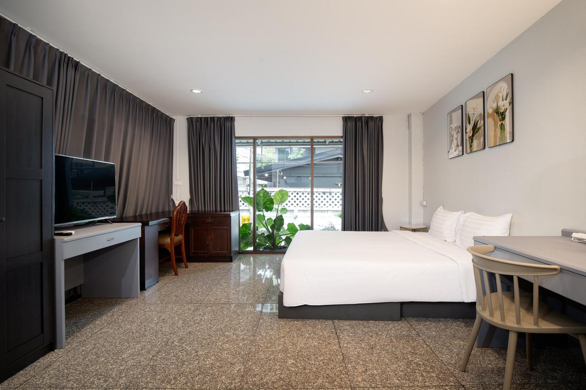 Aparthotel Capitel Rama 4 3*