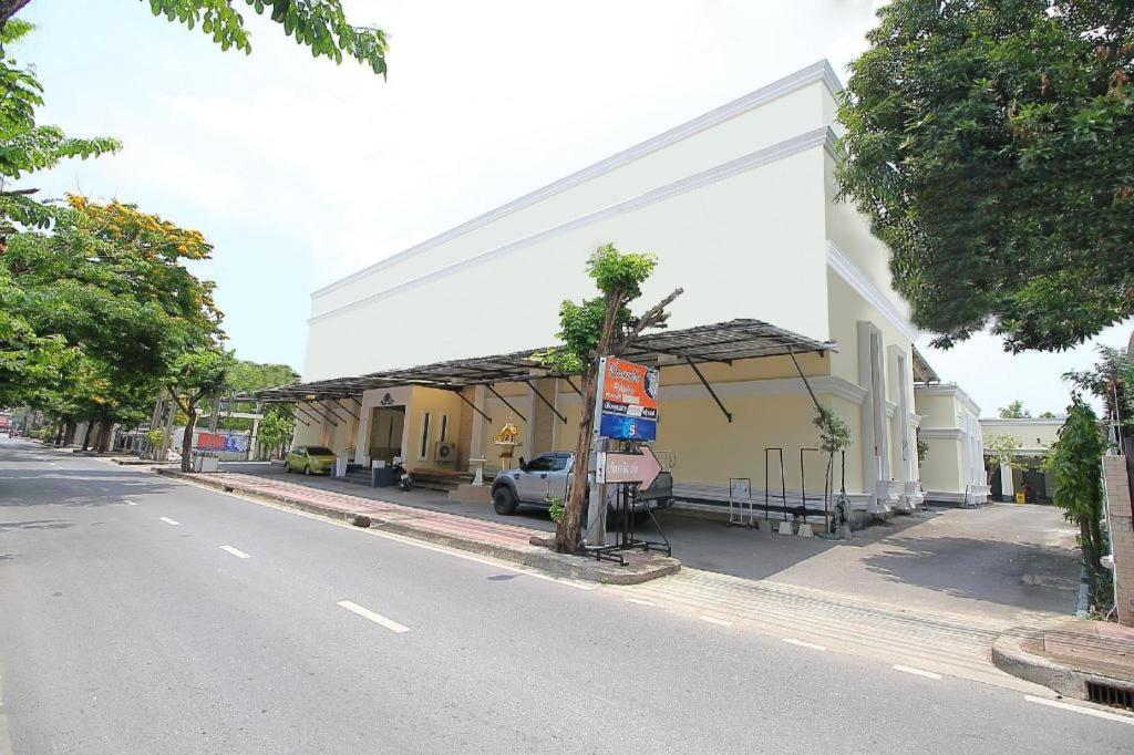 Hotel Oyo 1002 Pinklao 3*