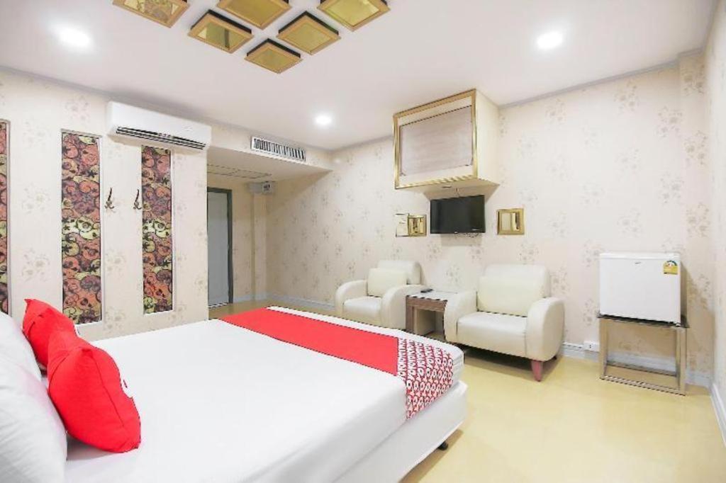 Oyo 1002 Pinklao Hotel Bangkok