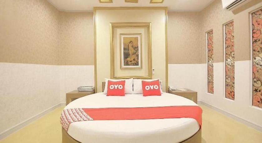 Oyo 1002 Pinklao Hotel