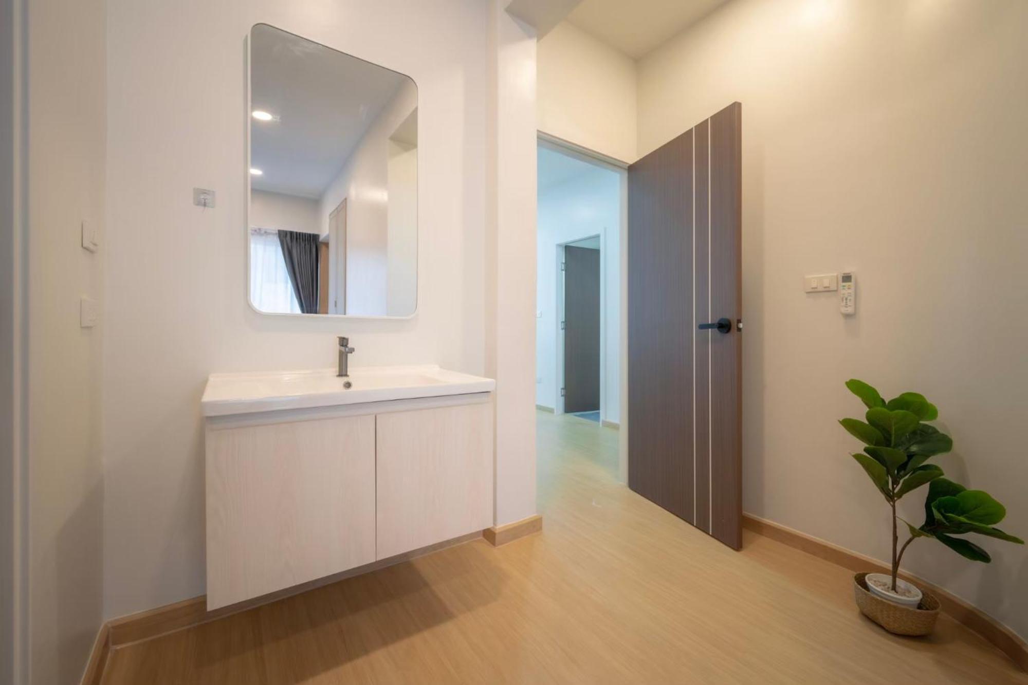 Sis At Sathorn St Louis Apartment Bangkok