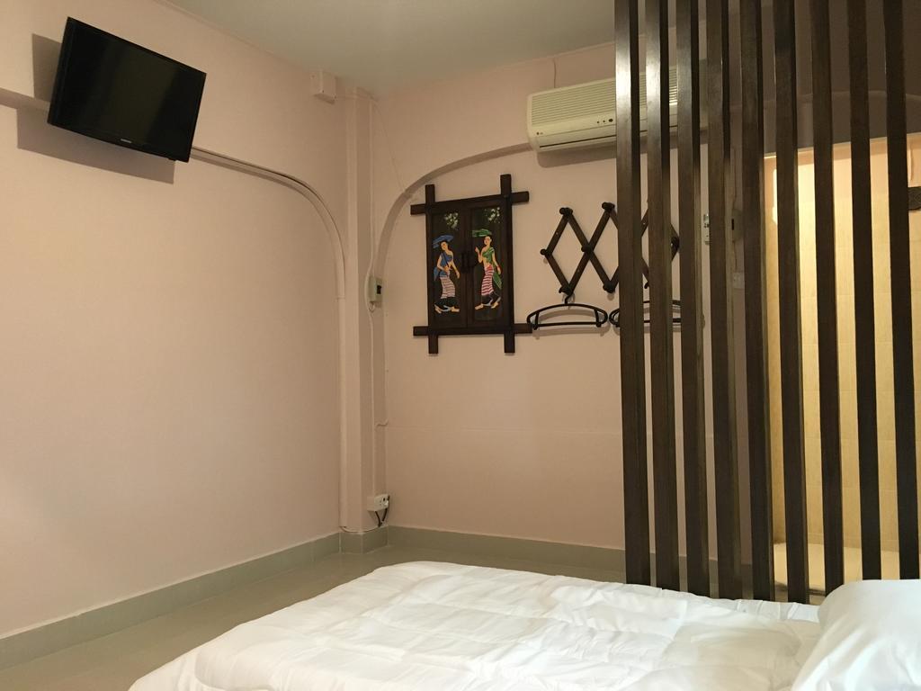 The Grand Palace Guest house 2*