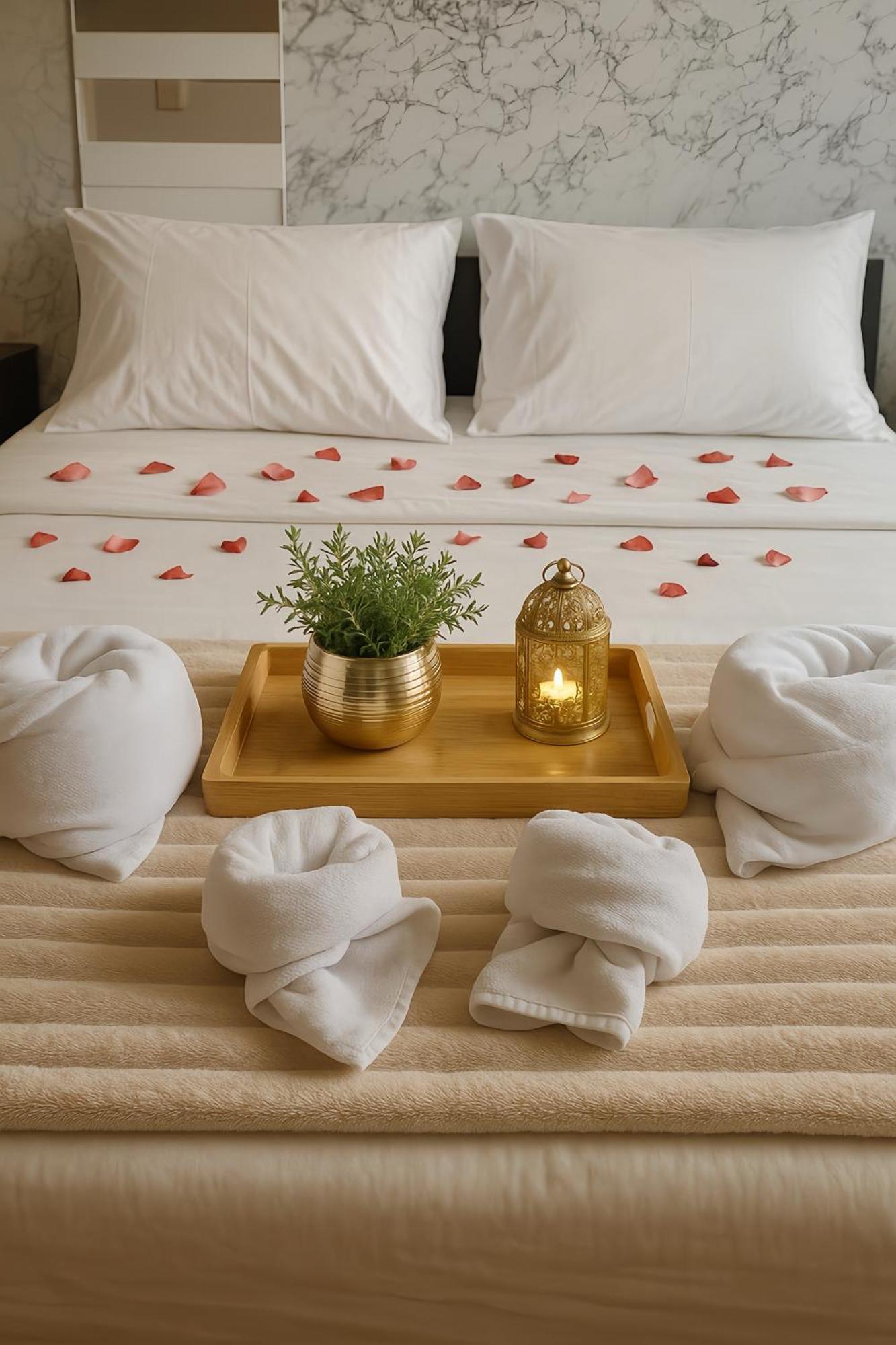 Apartment Phrom Phong 1br Luxe With Pool Gym Park Center Bangkok