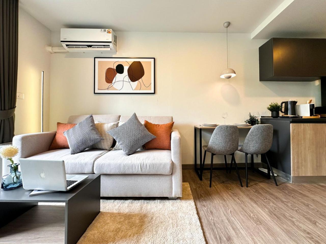 Serene Tropical 1br - Ultra Fast Wifi - Sathorn Apartment Bangkok