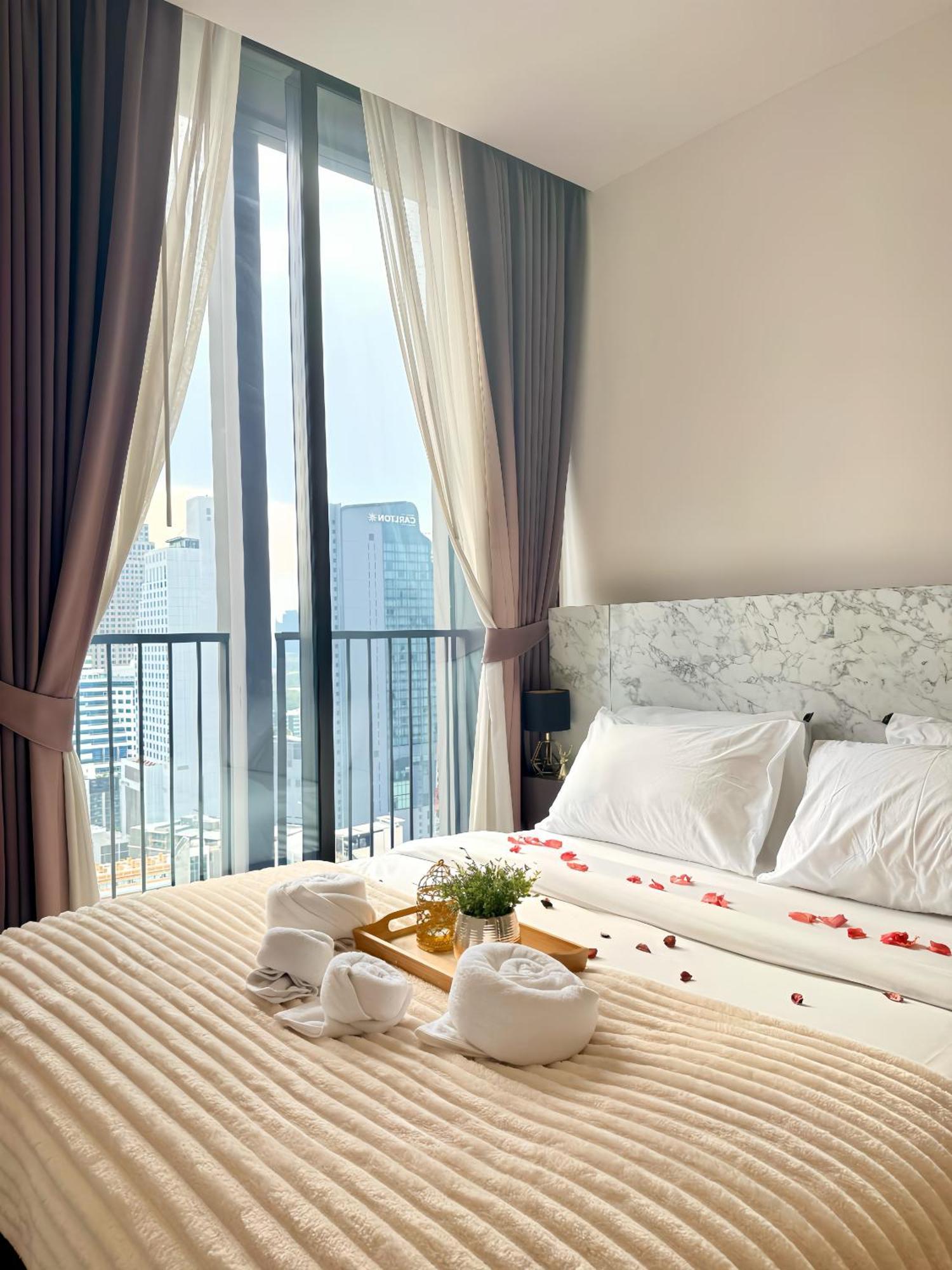 Phrom Phong 1br Luxe With Pool Gym Park Center Apartment Bangkok