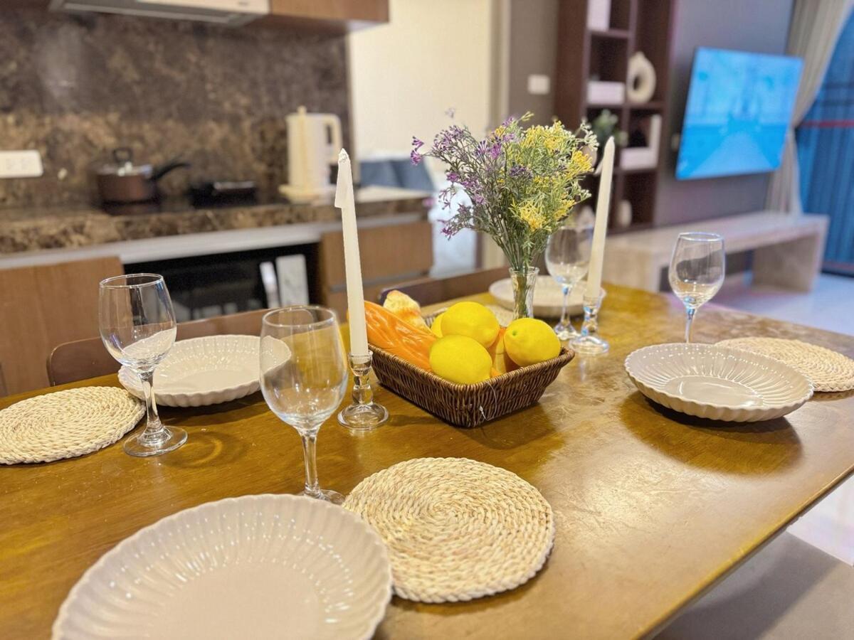 2 Bed 2 Bath Phrom Phong Bts Apartment *