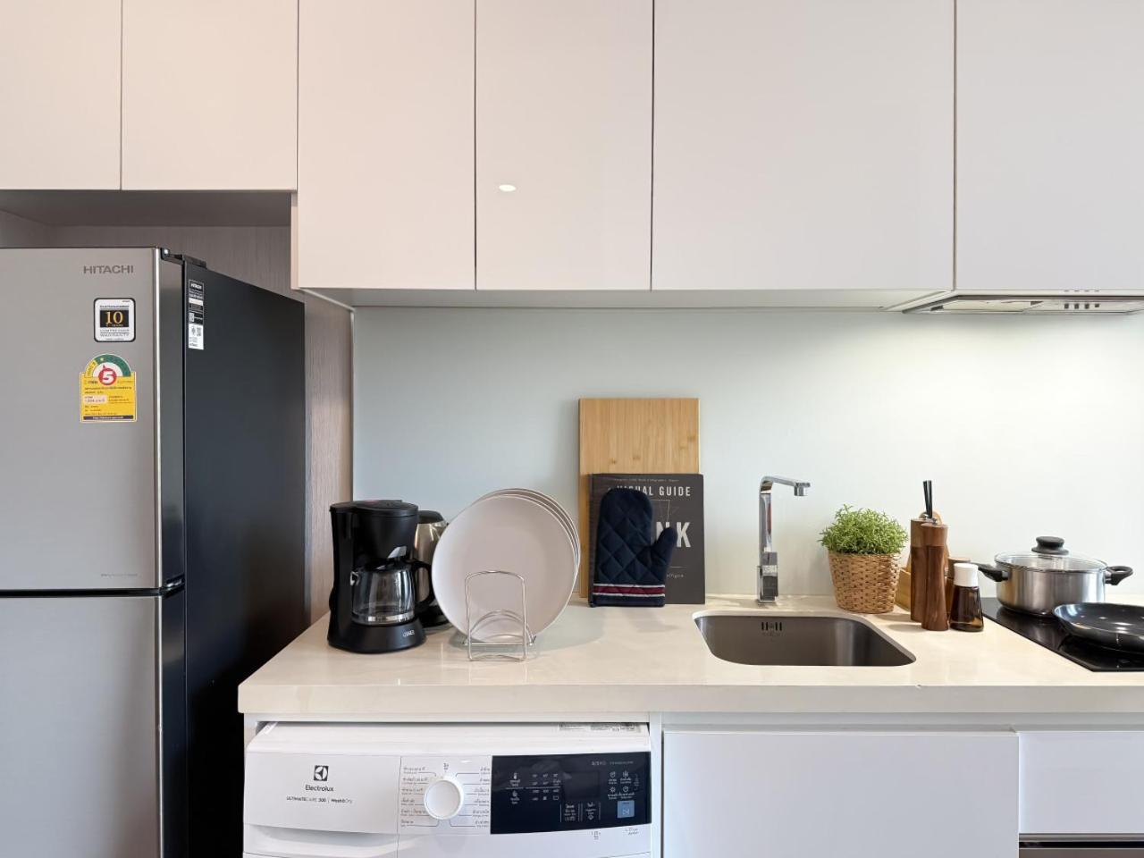 Luxurious Downtown 1br - Ultra Fast Wifi - Bts Asoke Apartment
