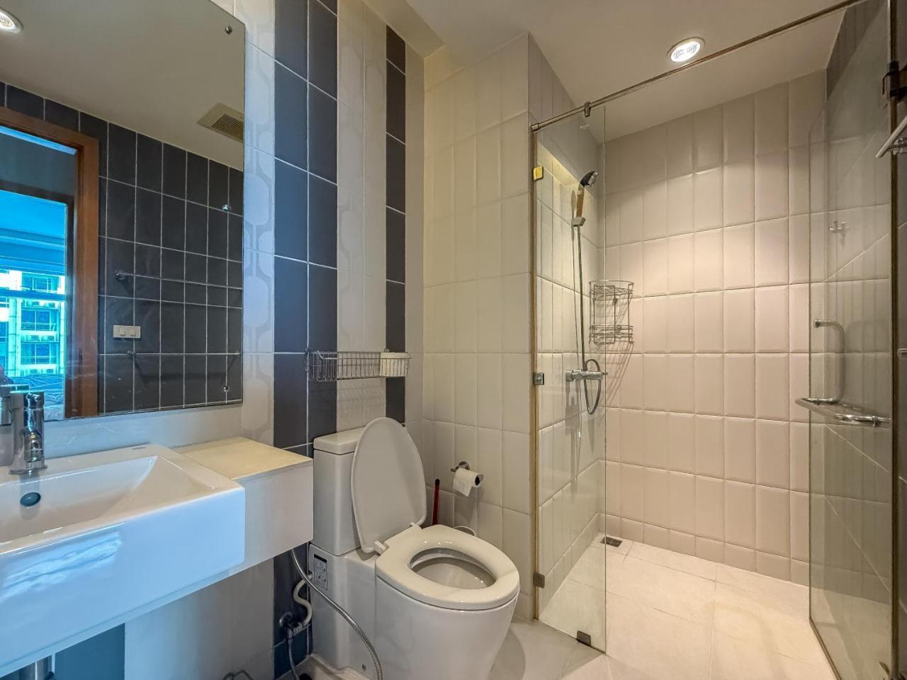 Luxurious High-rise - Ultra Fast Wifi - Mrt Petchaburi Apartment