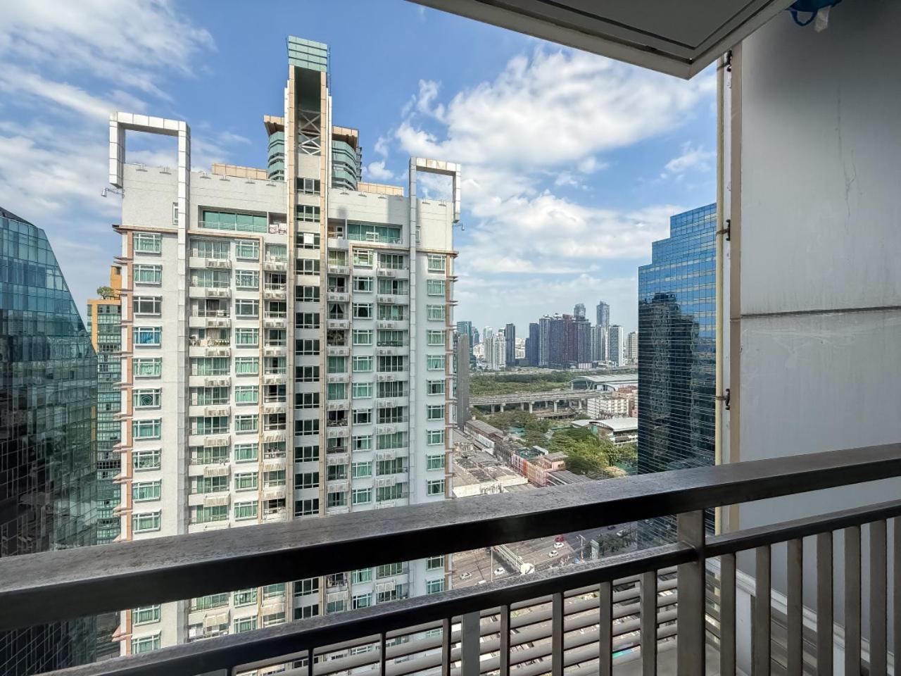 Luxurious High-rise - Ultra Fast Wifi - Mrt Petchaburi Apartment *