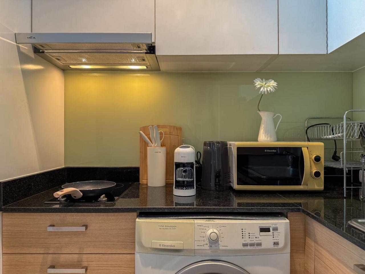 Luxurious High-rise - Ultra Fast Wifi - Mrt Petchaburi Apartment Bangkok