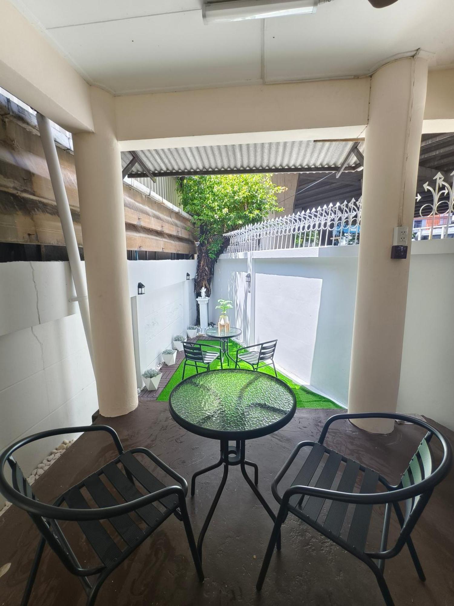 Charming 3-storey House Near Bts Onnut Station