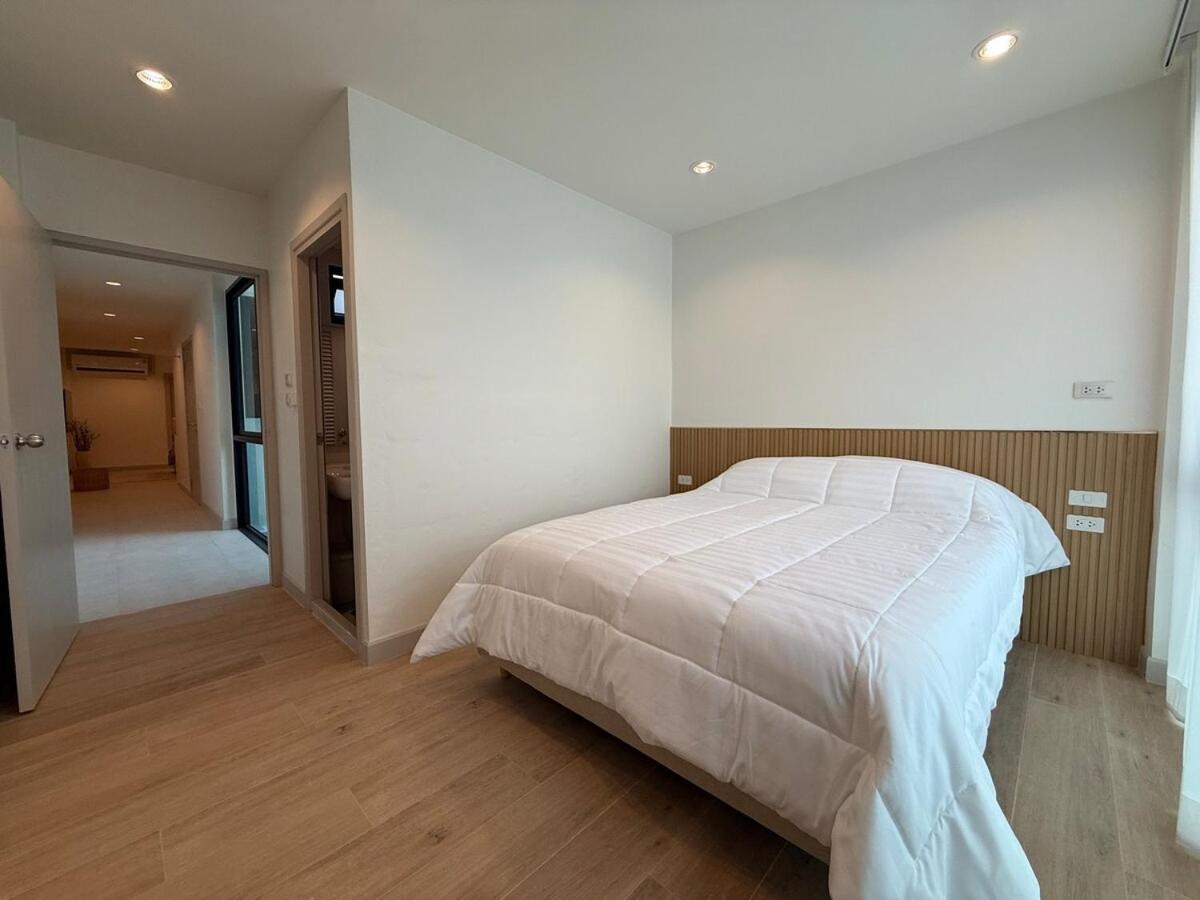 2 Bed & 2 Bath Suite, 3rd Floor * Bangkok