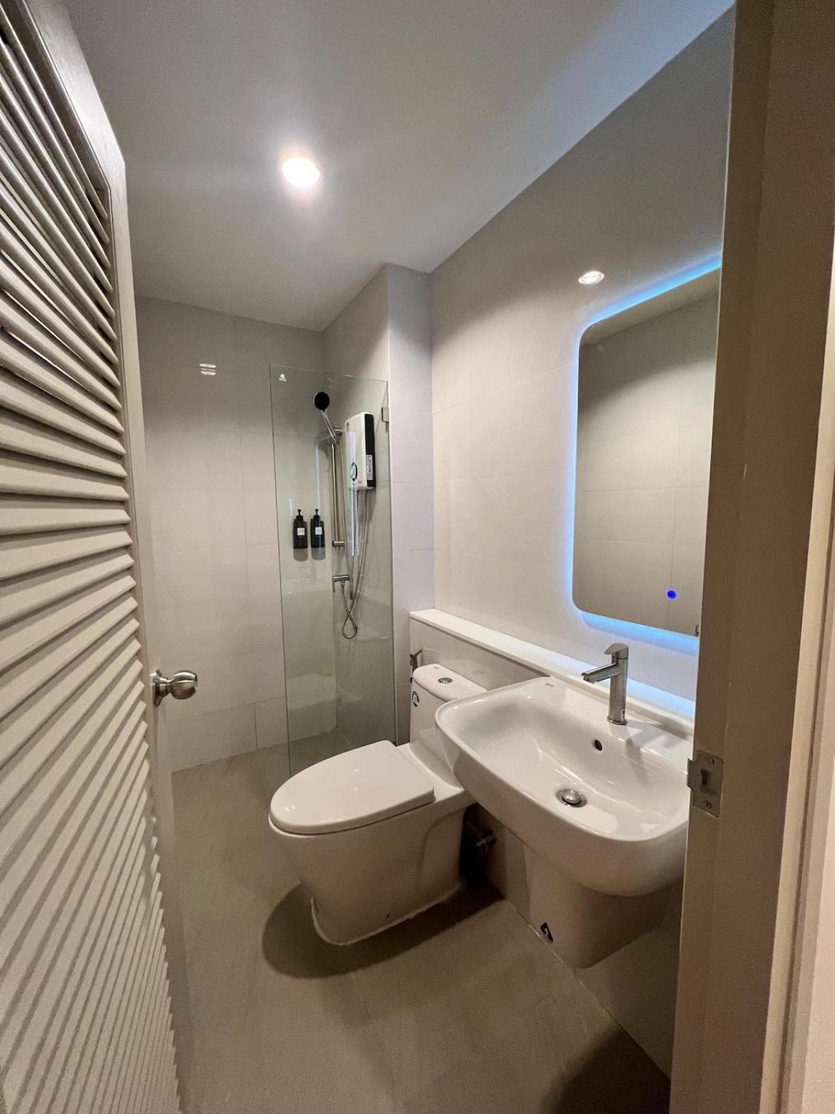 2 Bed & 2 Bath Suite, 3rd Floor