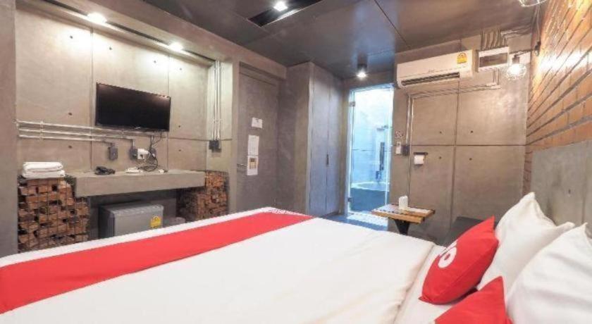 Oyo 75368 Demadre Hotel