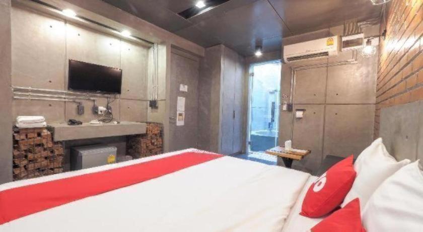 Oyo 75368 Demadre Hotel