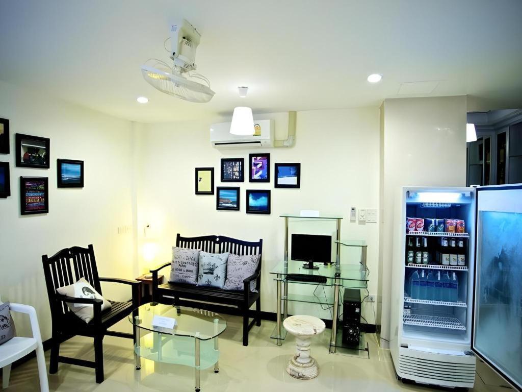 House Hotel