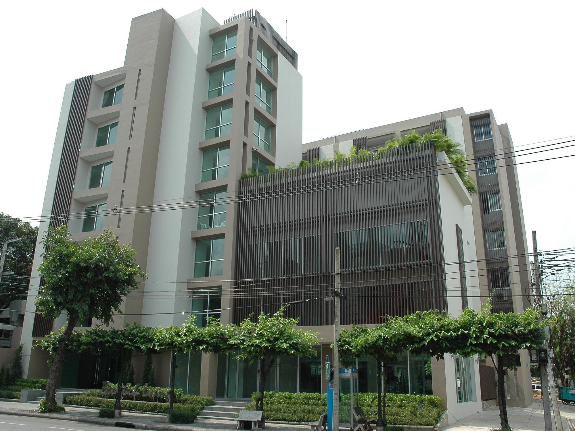Aparthotel Living 3*
