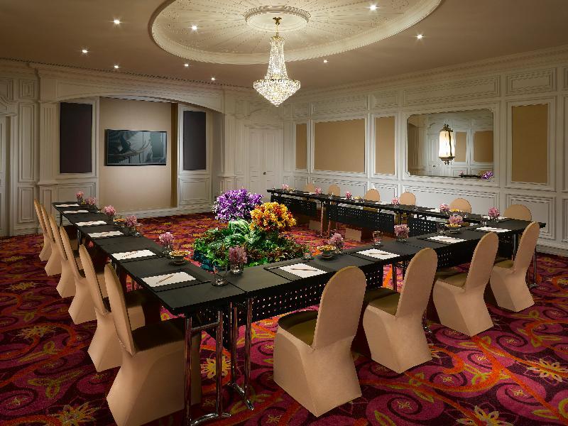 Dusit Thani 5*