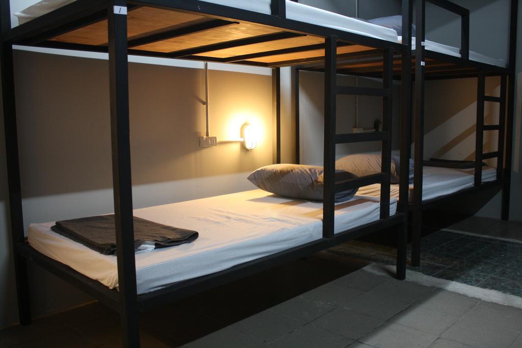 Hostel The Aris Bangkok
