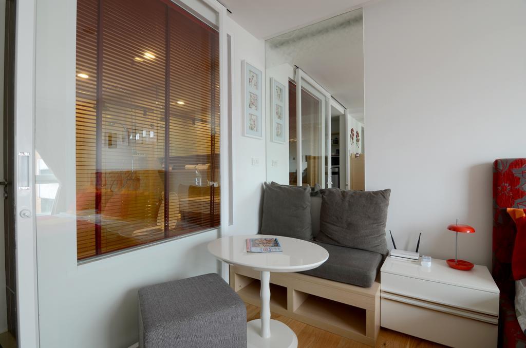 Comfortable Studio, Walk To Bts, Free Wi-fi, Great Location Apartment Bangkok