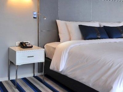 Western Sukhumvit 20