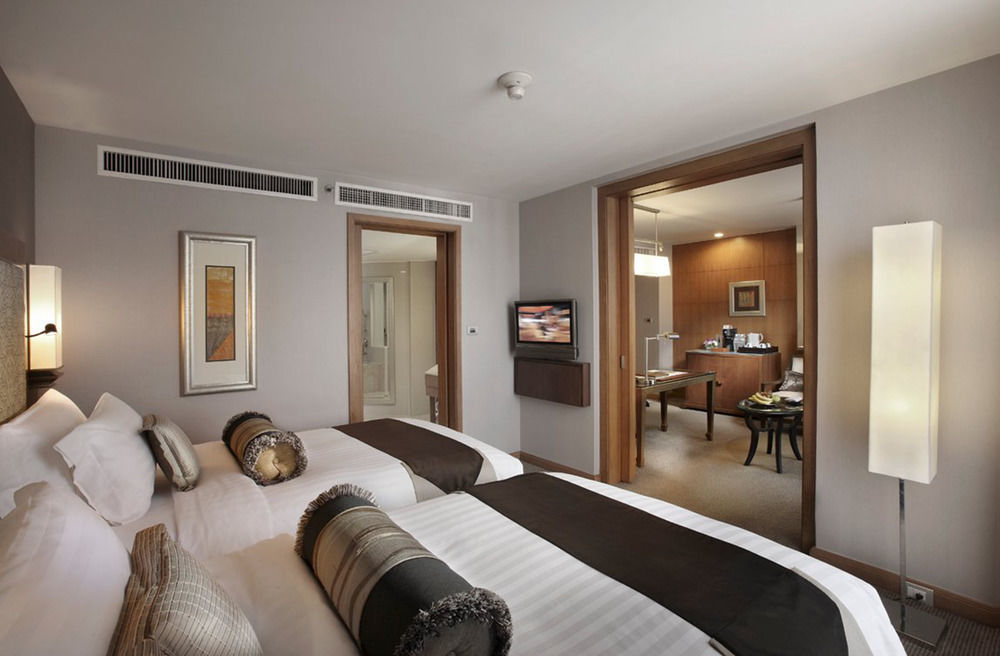 Dusit Thani Hotel Bangkok